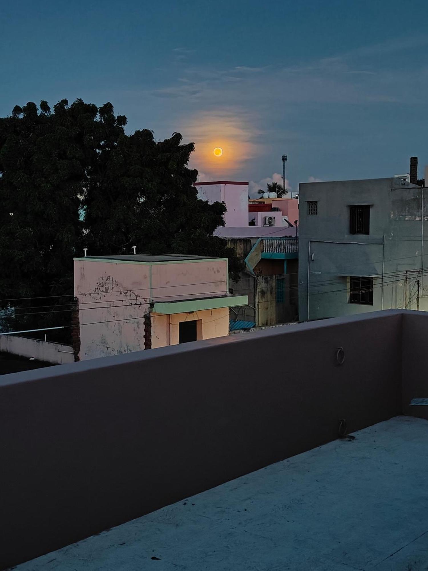 Guru Krupa Home Stay Tiruvannāmalai Esterno foto