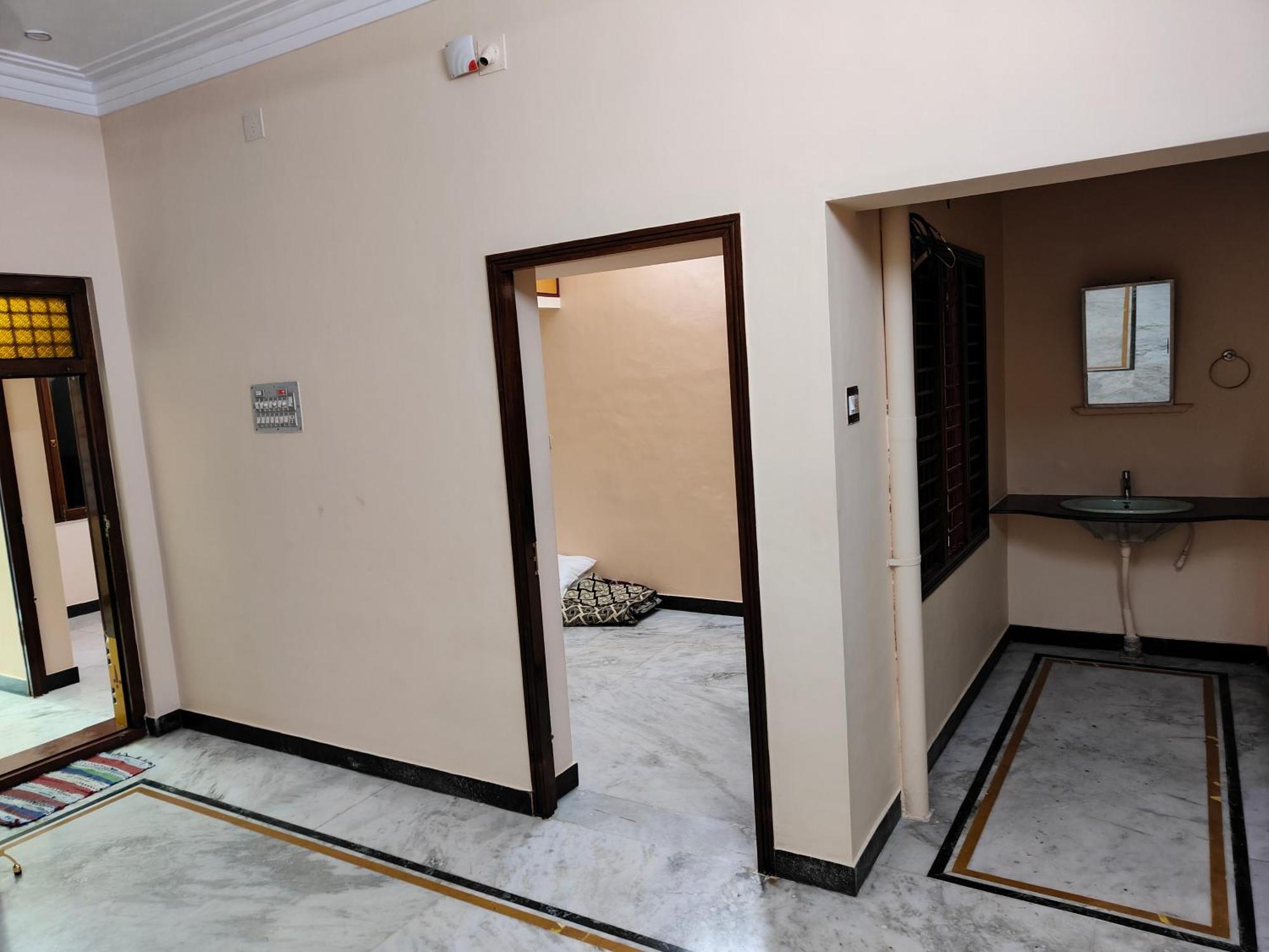 Guru Krupa Home Stay Tiruvannāmalai Esterno foto