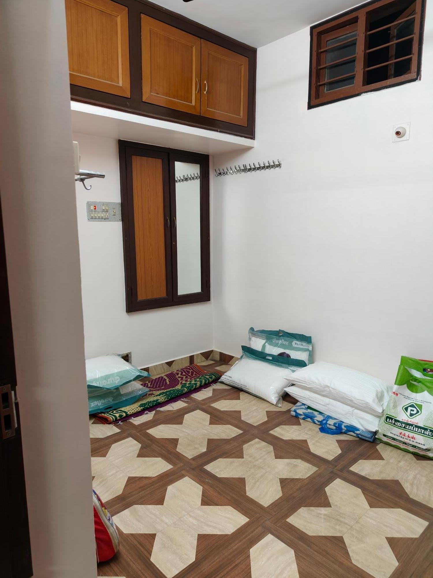 Guru Krupa Home Stay Tiruvannāmalai Esterno foto